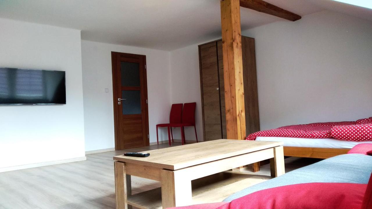 Apartmany Kukacci Hnizdo Benesov nad Ploucnici Exterior foto