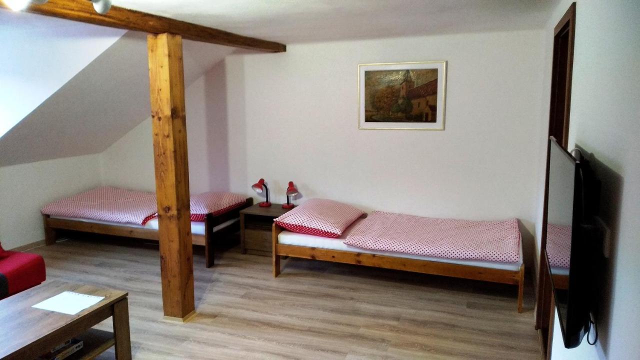 Apartmany Kukacci Hnizdo Benesov nad Ploucnici Exterior foto