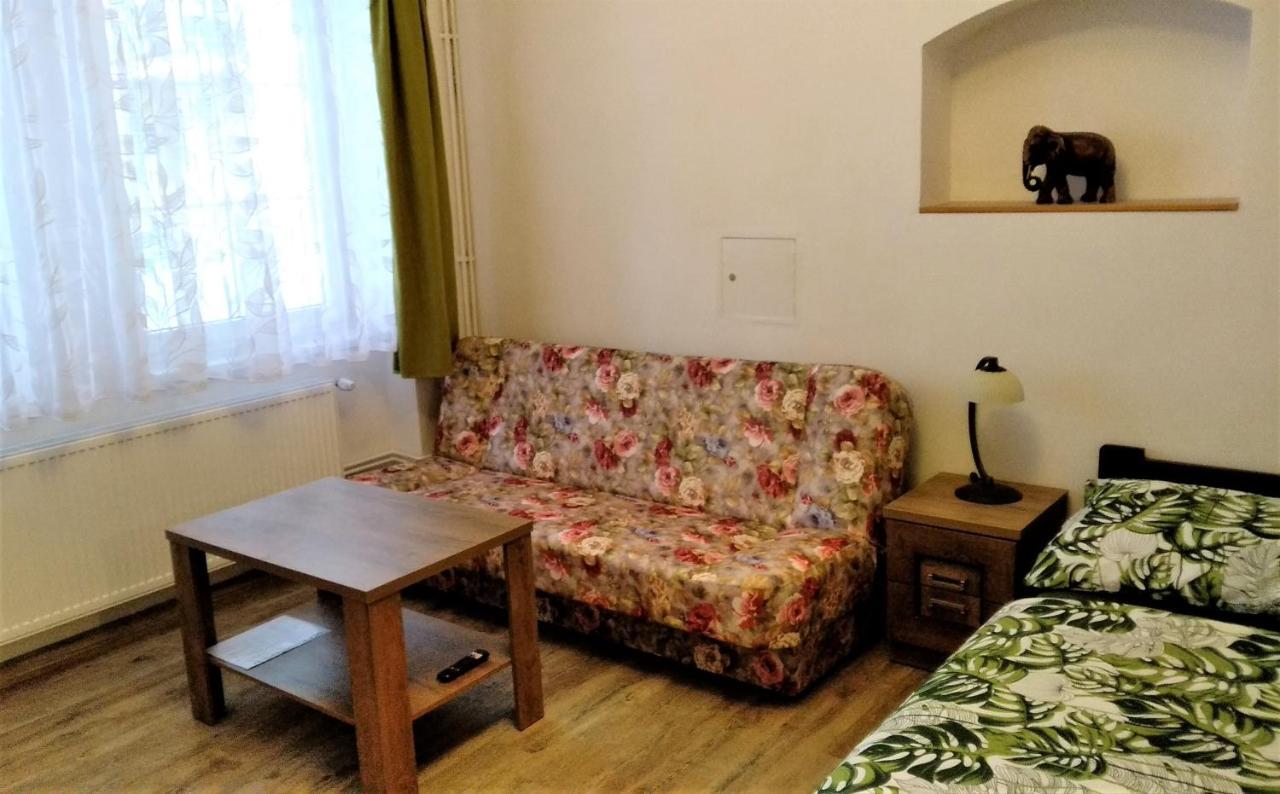 Apartmany Kukacci Hnizdo Benesov nad Ploucnici Exterior foto